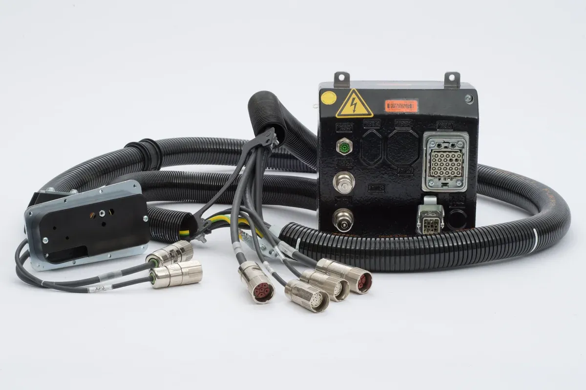 Marketplace_Image-257298_005_300dpi_Front2-tif_v1.webp Kuka 257298 - Image 1